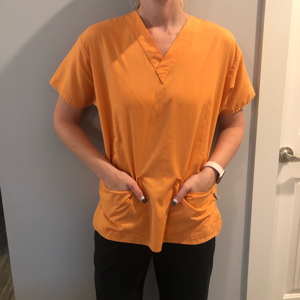 Scrub top - Picture 2 of 3